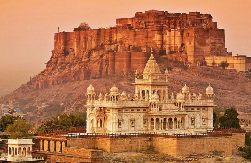 Exploring the Majestic Forts and Palaces of Rajasthan