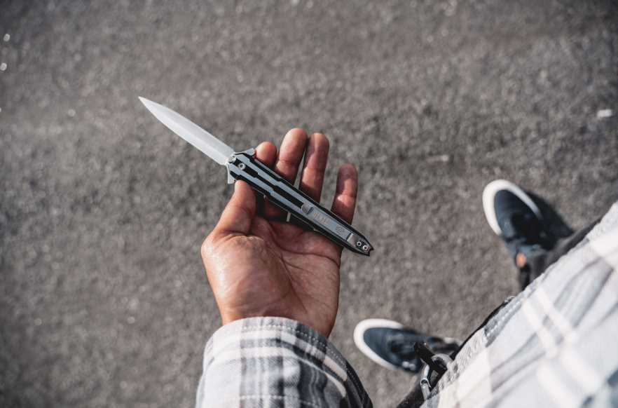 How Carrying a Knife Builds Real Outdoor Confidence